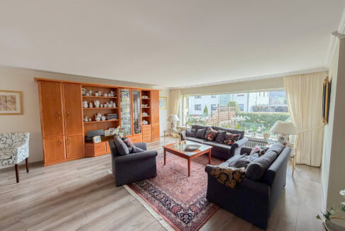 großes Wohnzimmer (EG)