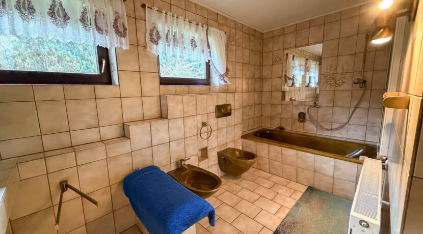 Badezimmer EG