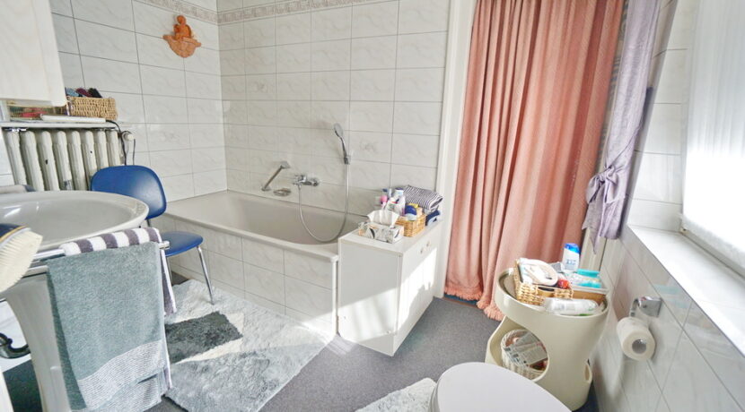 ... mit Duschbad