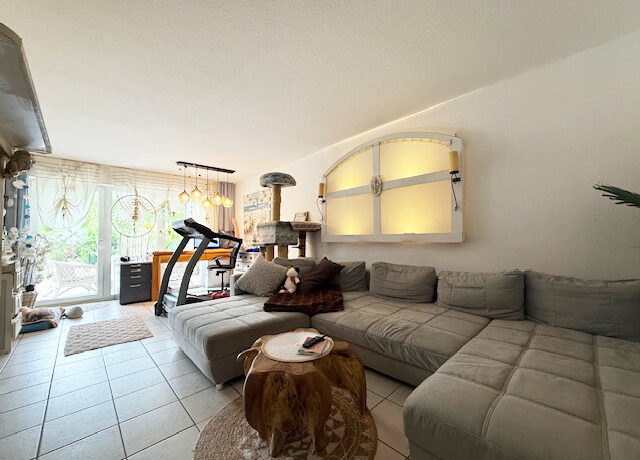 Wohnraum mit angrenzender Terrasse