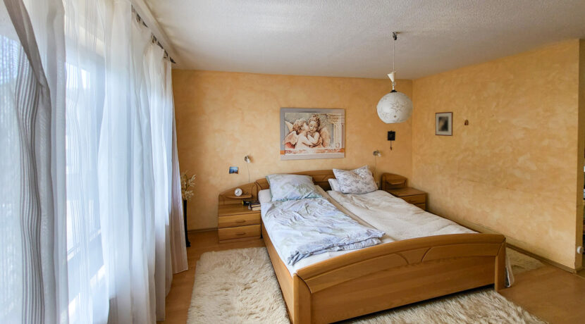 Zimmer 2 OG