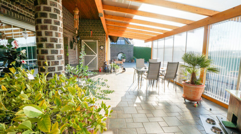 ... mit Zugang zur Terrasse