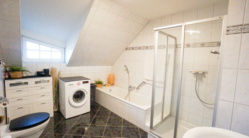 Badezimmer im OG