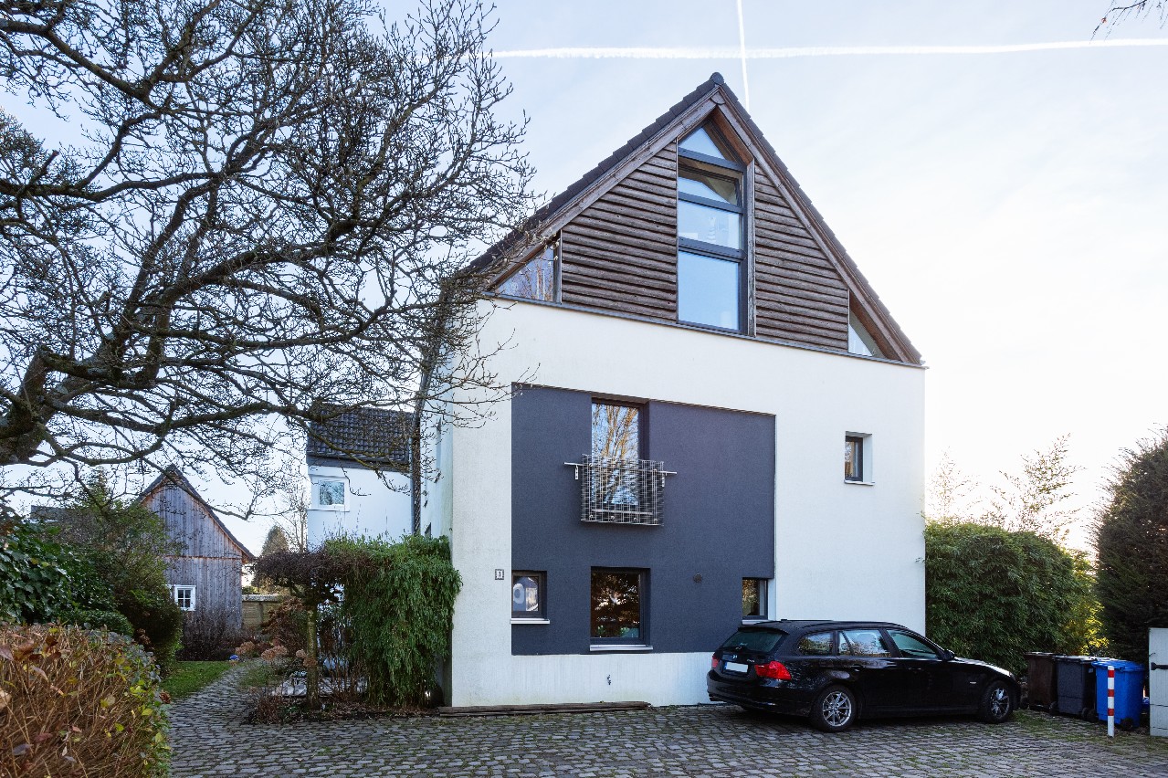 Außergewöhnliches Architektenhaus mit ca. 144 m² Wohnfläche in Bergisch-Neukirchen
