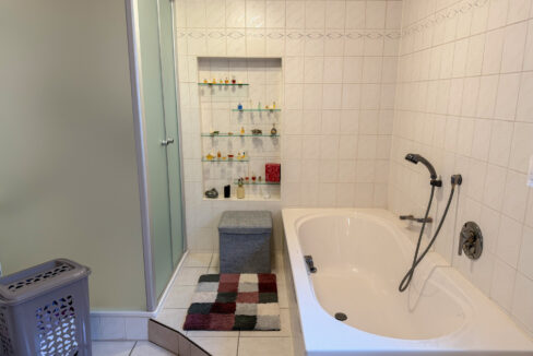 Haus 2 OG Dusch-/Wannenbad