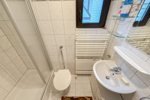 Haus 1 OG Duschbad
