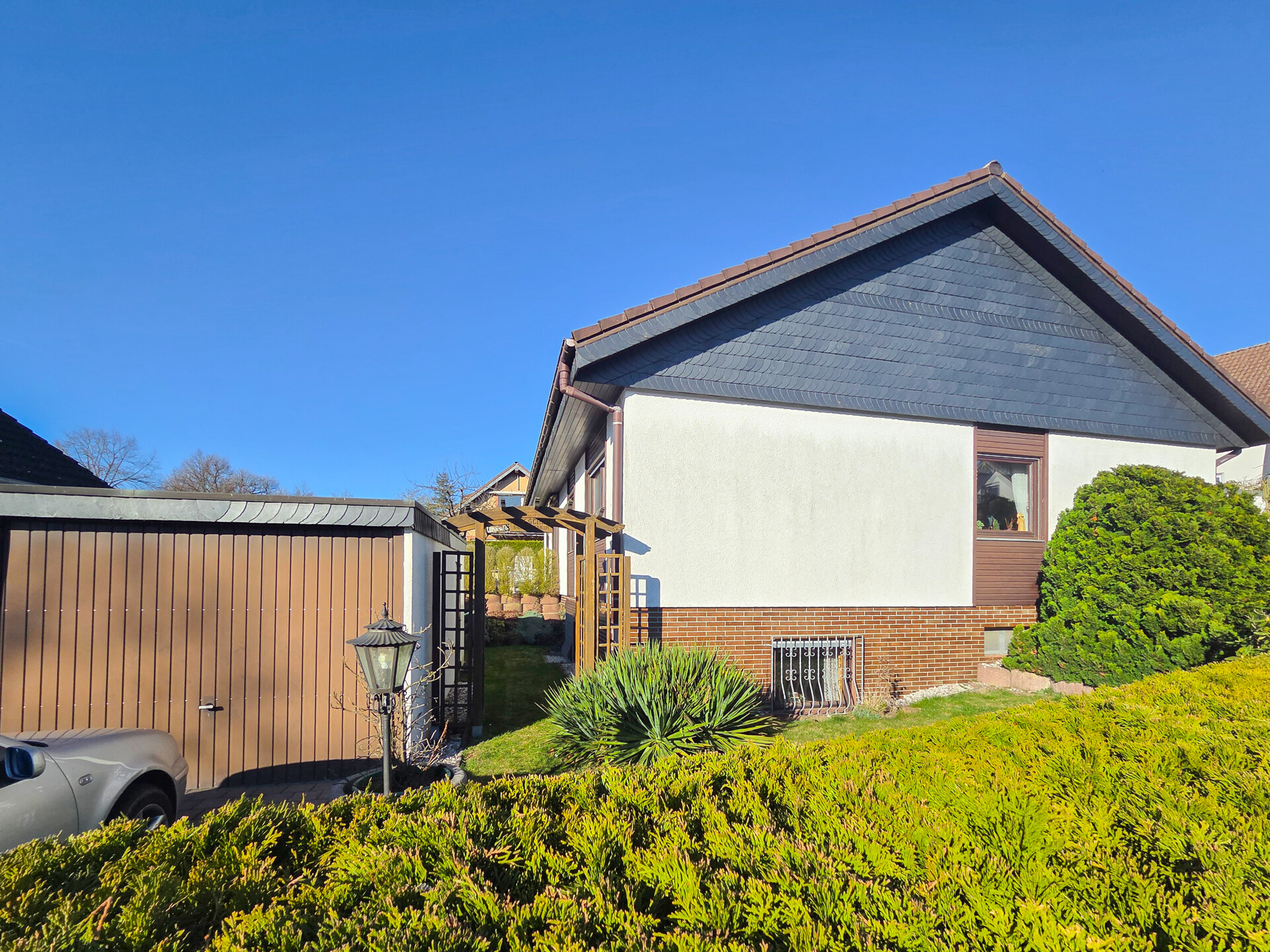 *RESERVIERT* Charmantes Zuhause mit Garten, Terrasse und Garage – ideal für Paare, die kleine Familie und Pendler!