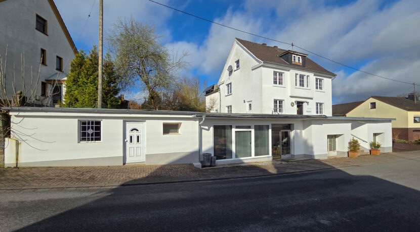 Straßenansicht