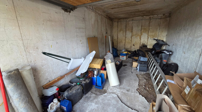 Garage 2