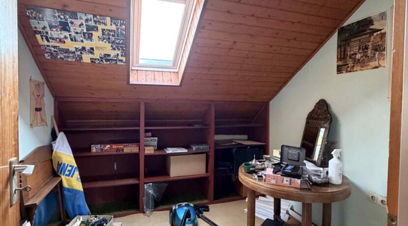 Büro- bzw. Werkraum DG