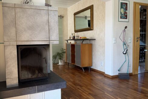 Kamin mit Blick zum Esszimmer