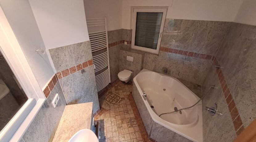 Badezimmer EG