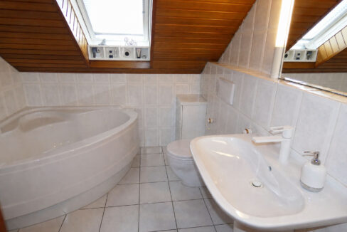 Badezimmer Ansicht 1