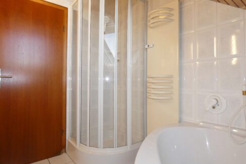 Badezimmer Ansicht 2