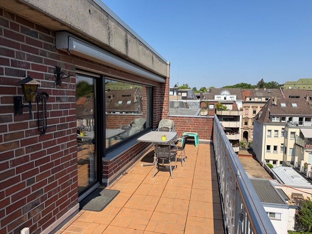 Großzügige 3-Zimmer-Dachgeschosswohnung in MG-Zentrum - Photo 1