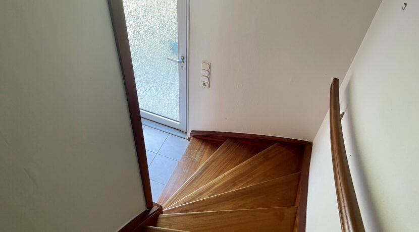 Treppe vom DG zur Haustür