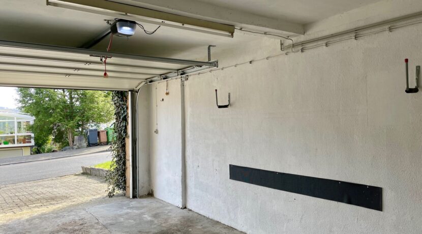 Garage mit Sektionaltor