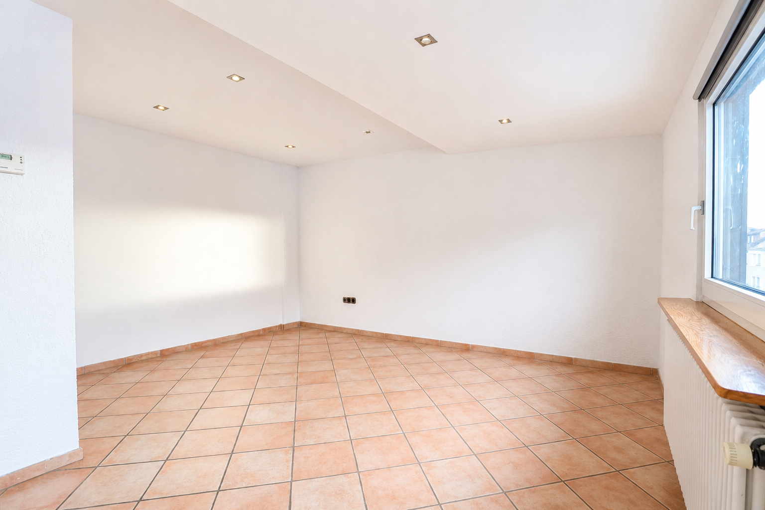 Helle ca. 80 m² große 2-Zimmer-Maisonettewohnung mit Spitzboden, Einbauküche und Tageslichtbad - Photo 1