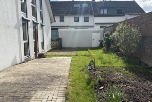 Terrasse  und  Garten
