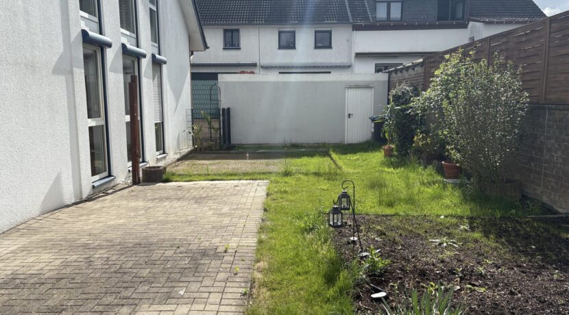 Terrasse  und  Garten