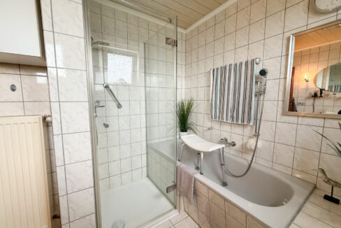 Badezimmer EG