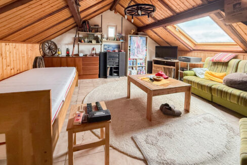 Wohn-Schlafzimmer DG