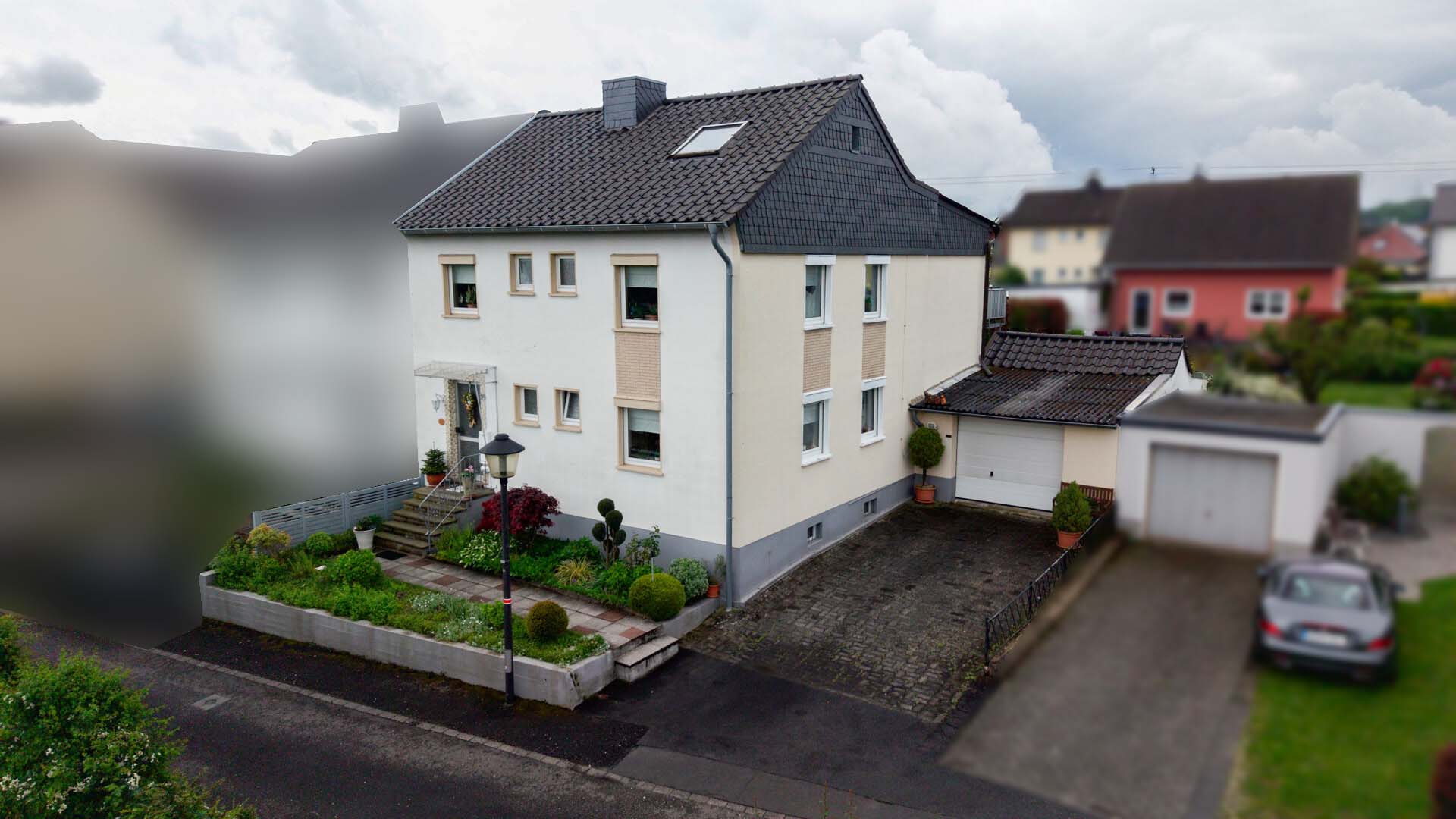 Gepflegte Doppelhaushälfte mit Platz für zwei Familien in ruhiger Wohnlage von Hennef