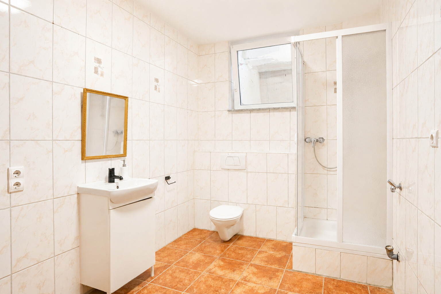 Schön geschnittene 2-Zimmer Souterrain-Wohnung in ruhiger Wohngegend! - Photo 1