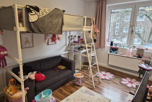 Kind / Arbeitszimmer