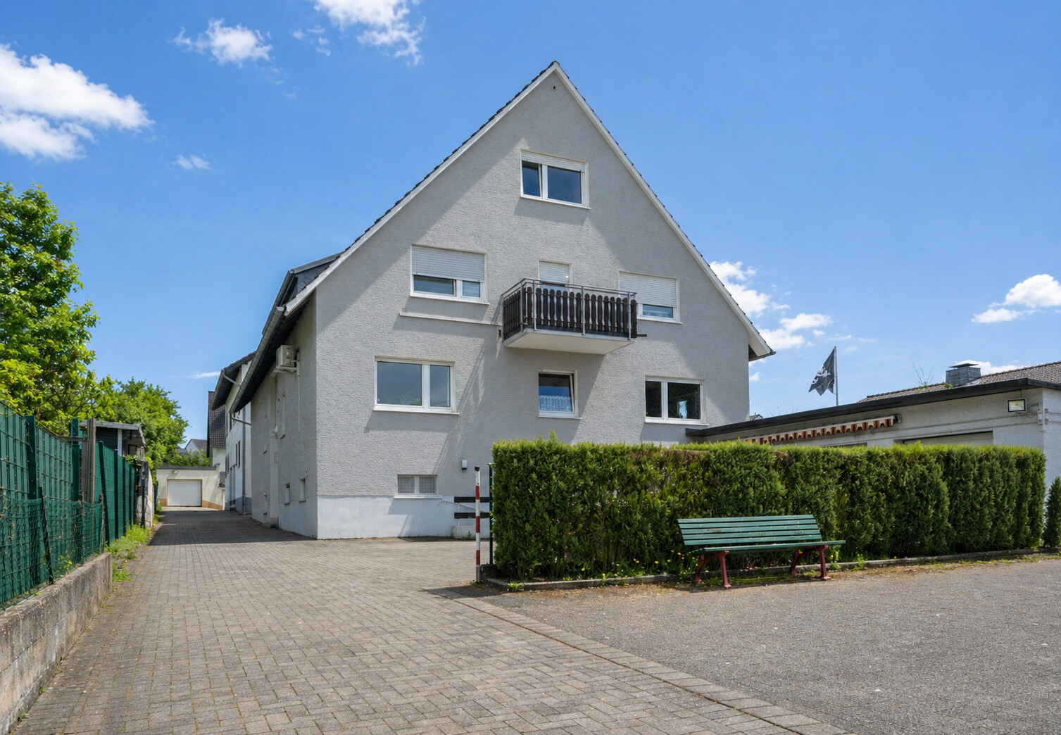 Attraktives Renditeobjekt in Lohmar – Vollvermietetes Mehrfamilienhaus in gefragter Wohnlage