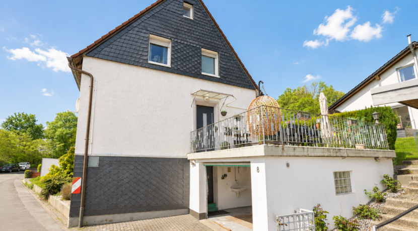 Haus und Garage