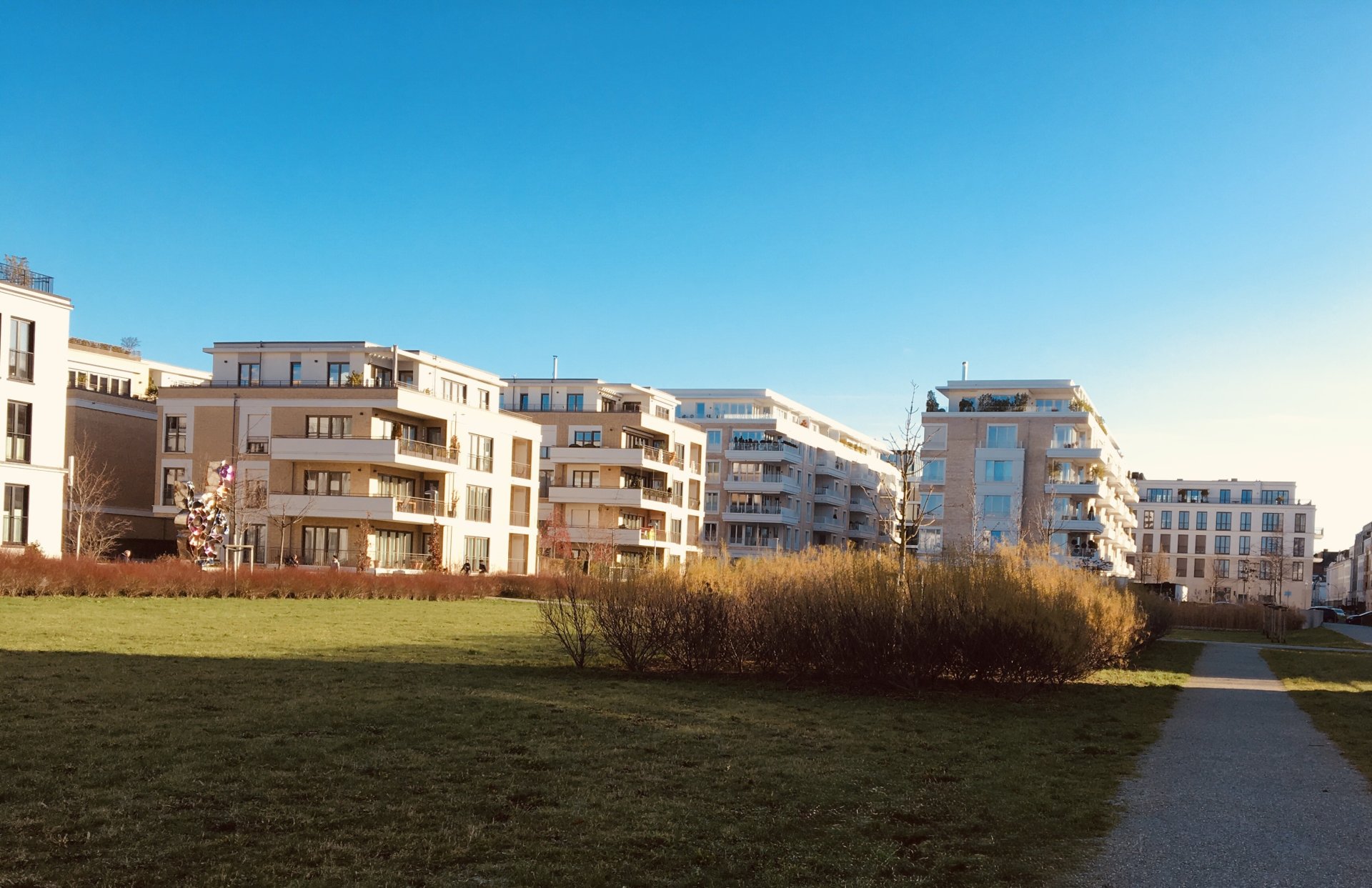 Geräumige 4 ZI. Wohnung im Belsenpark Oberkassel