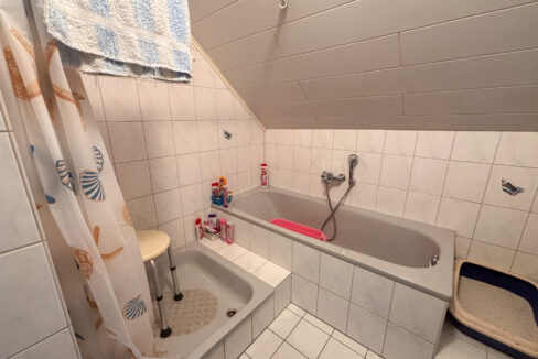 Badezimmer DG