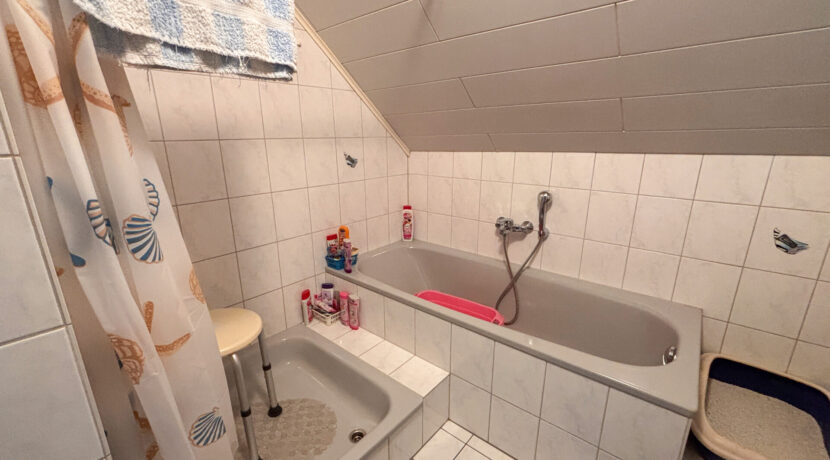 Badezimmer DG