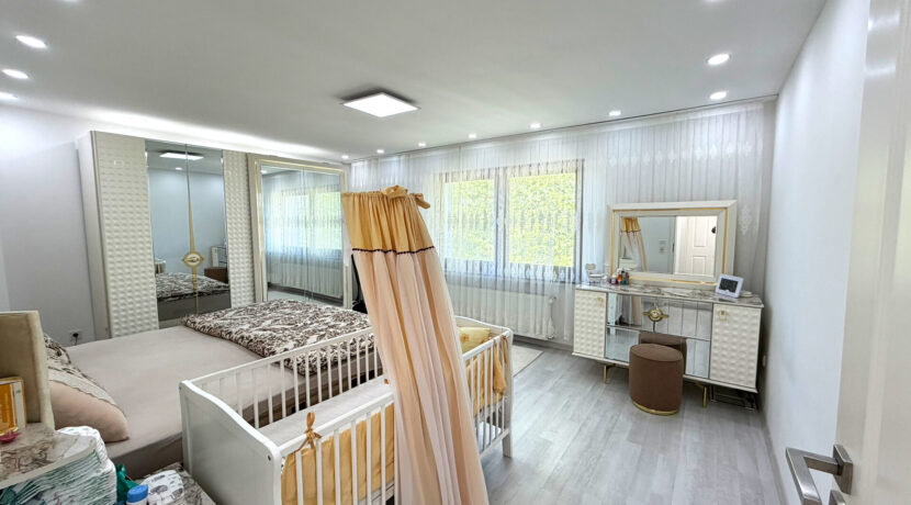 Elternschlafzimmer (OG)