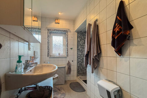 Badezimmer EG
