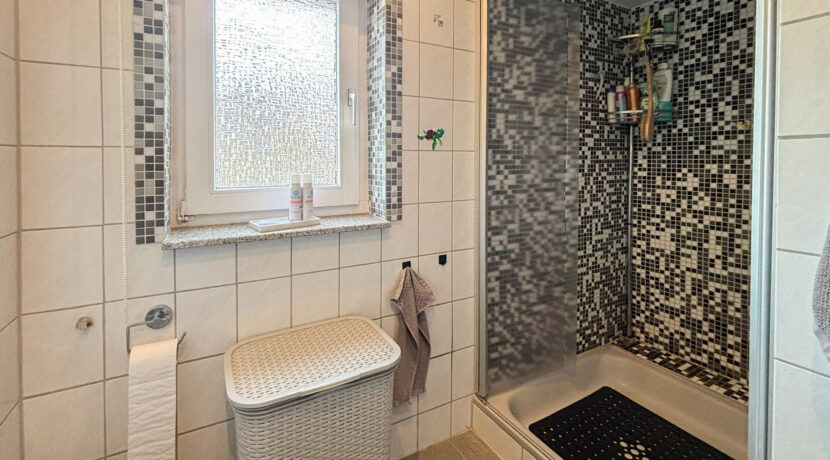 Badezimmer EG