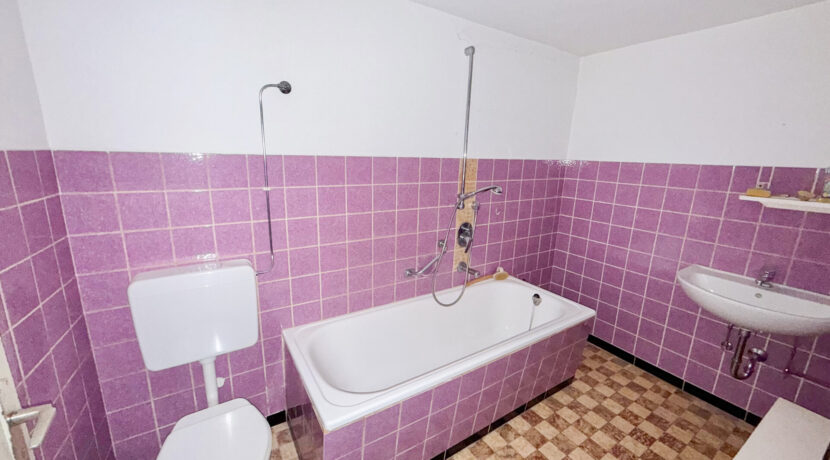 Haus Nr. 4 EG Wannenbad