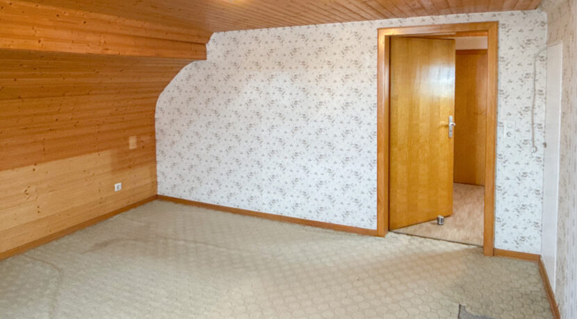Haus 1 DG Zimmer (1)