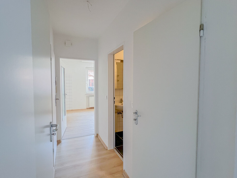 Schönes ca. 34 m² großes 1-Zimmer-Appartment mit großem Wohnraum und Tageslichtbad - Foto 4