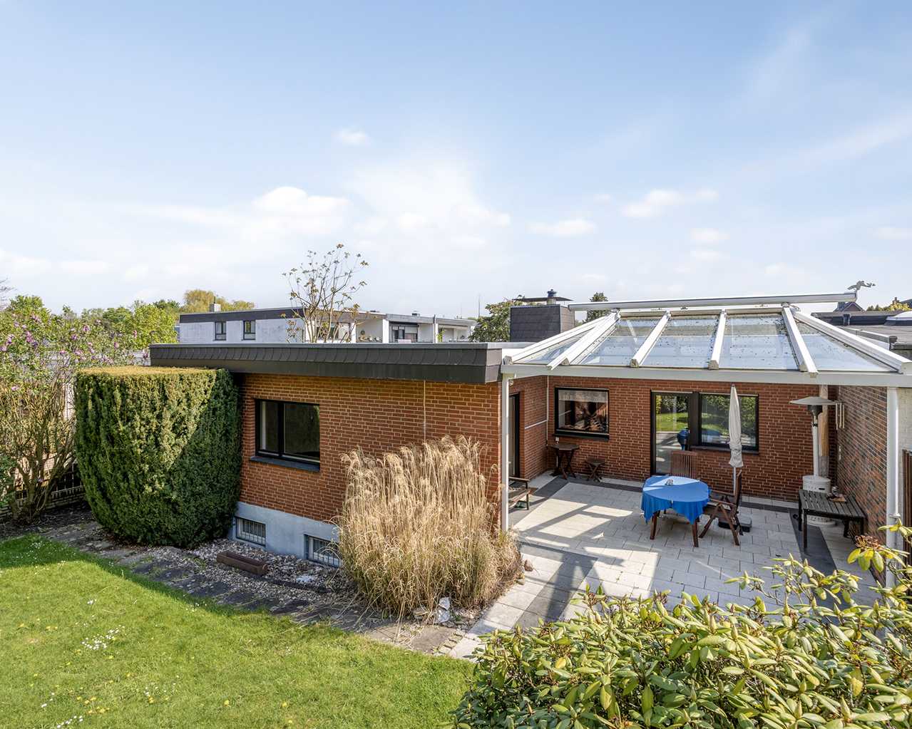 Großzügiger Bungalow mit sonnigem Garten im Ratinger Grachtenviertel