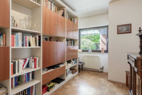 Erstes Schlafzimmer