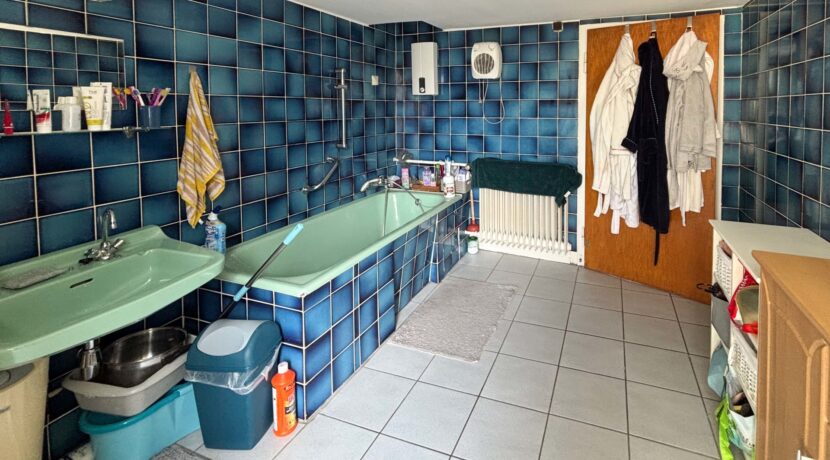 Bad Wohnung 1. OG