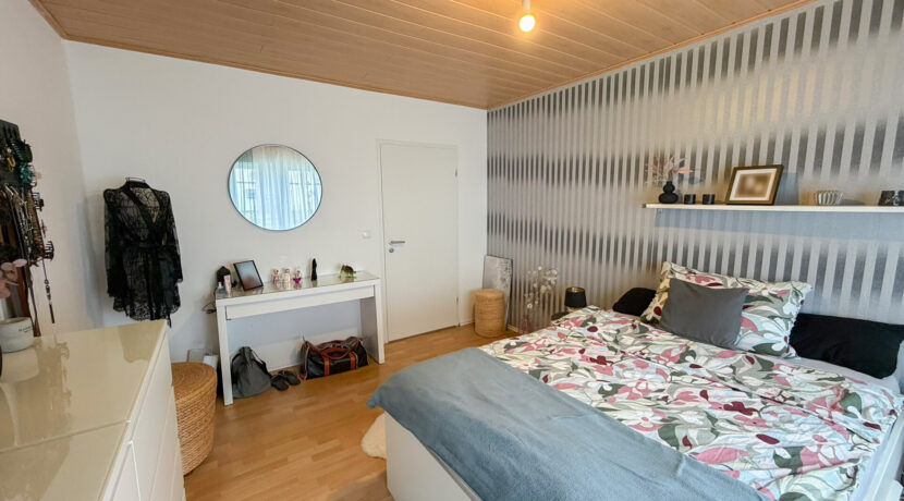 Schlafzimmer (UG)