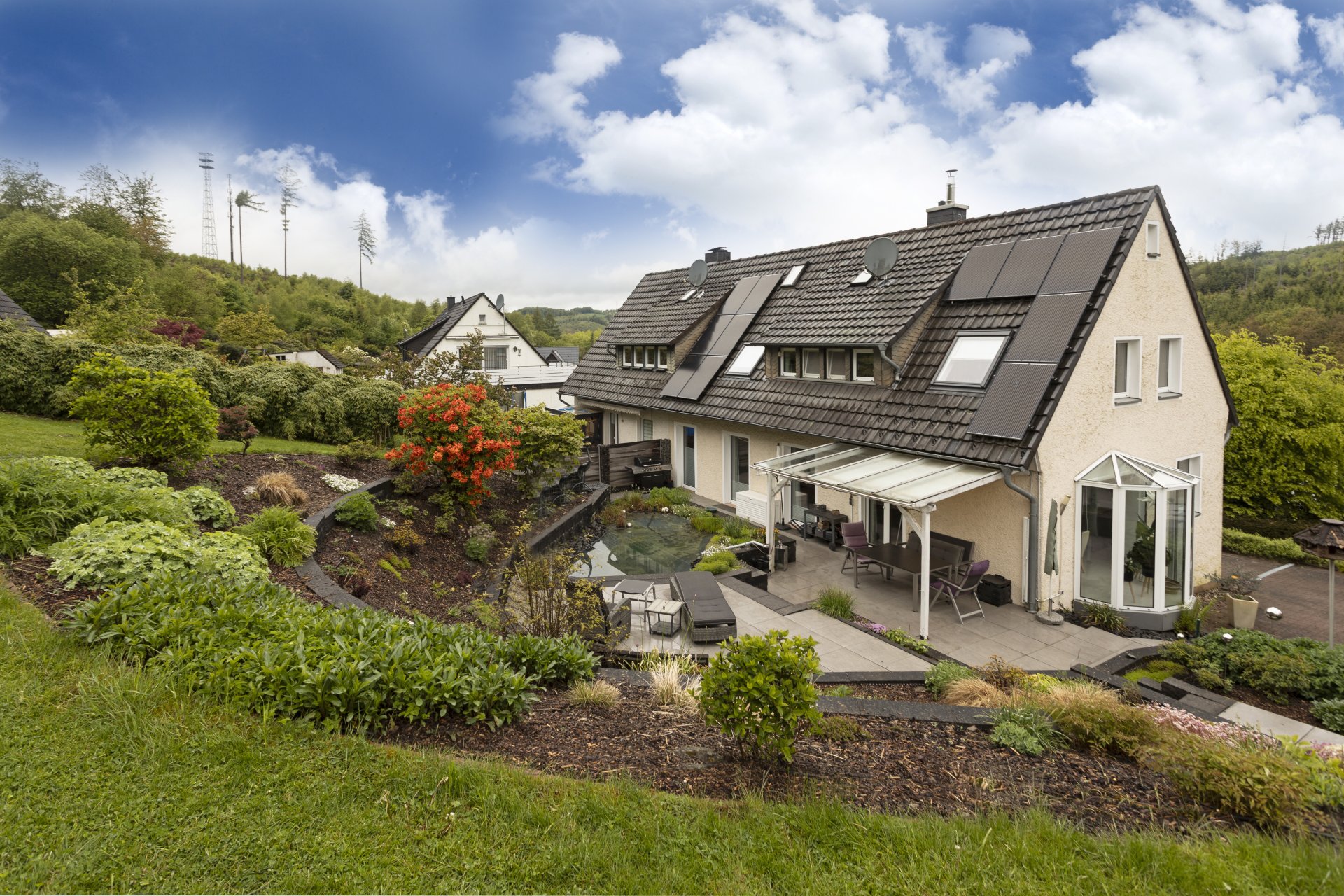 Stilvolle Wohlfühloase mit sep. Appartementhaus (ca. 35 qm) und Traumgarten