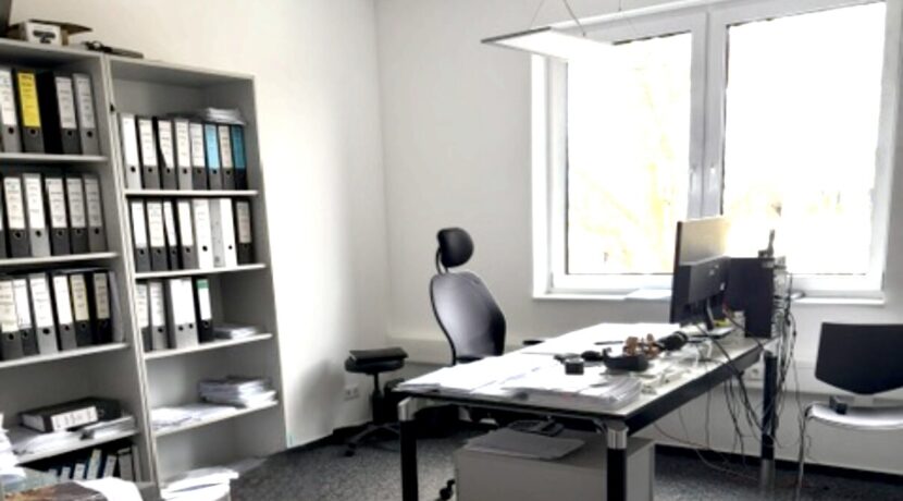 Büro 1
