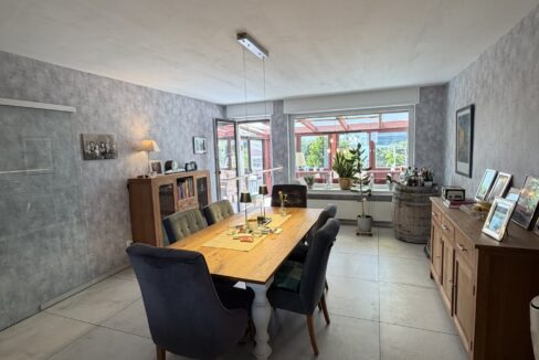 Essbereich mit Blick Garten