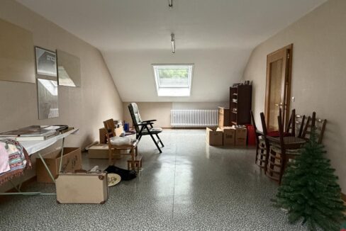 Wohn-/ Esszimmer DG