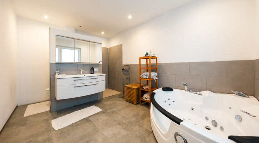 Badezimmer Elternschlafzimmer