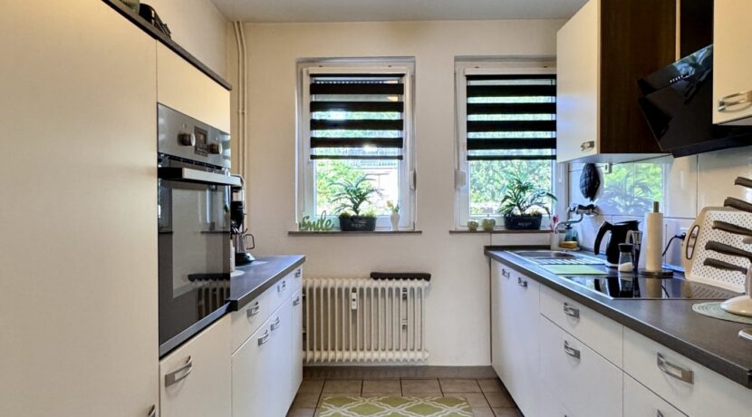 Altbau - Küche EG links